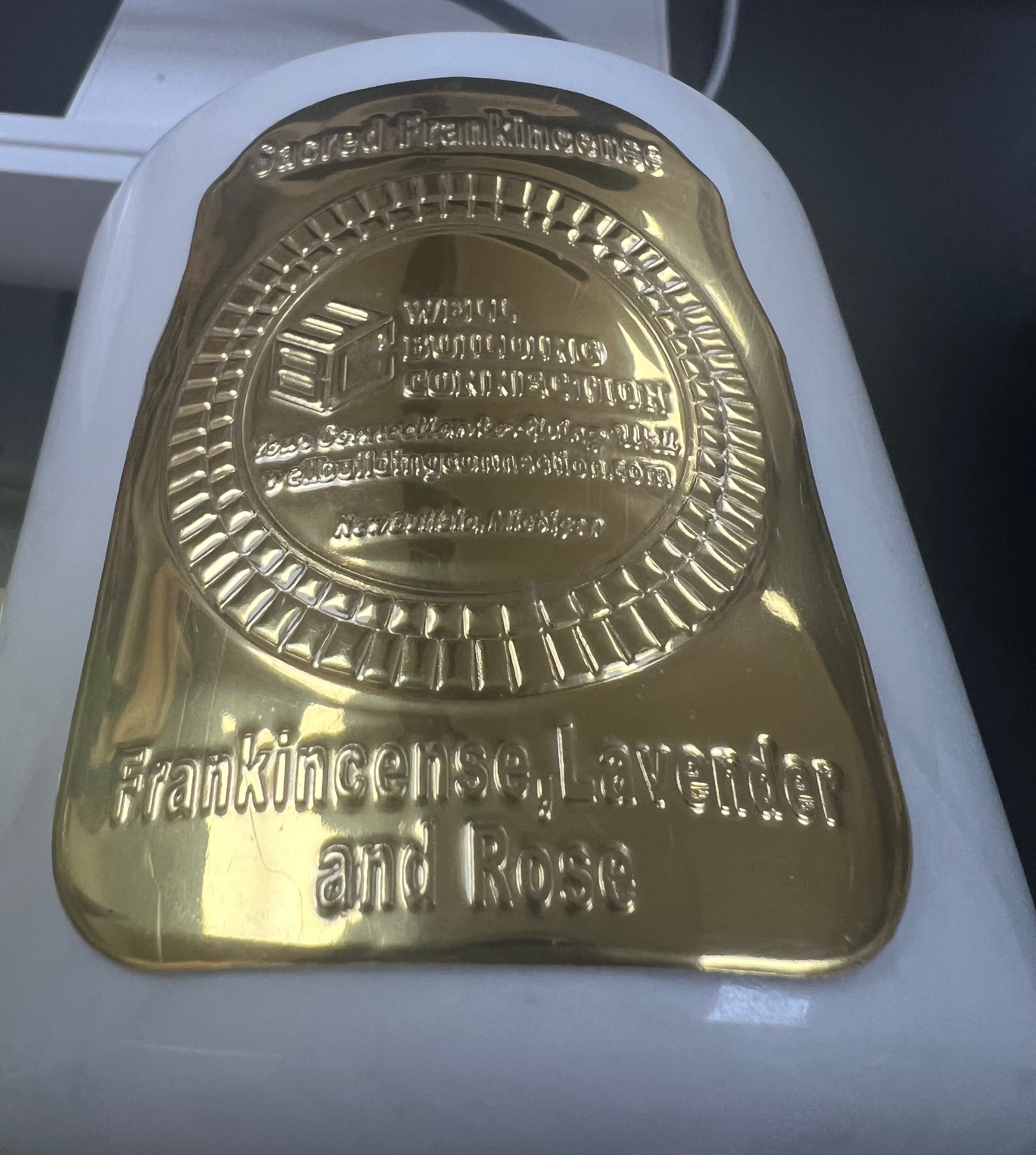 ECO Aroma Therapy Candle - Lavender, Rose, and Frankincense
Scented candles are a popular form of aromatherapy that enhances a comfortable and luxurious atmosphere. Their gentle glow and soothing aromas create a tranquil environment, providing an essential respite from daily life's hustle and bustle. However, an important question arises: How do these fragrant products affect the air we breathe?
With increased indoor time, especially in recent periods, the quality of our indoor environment is of utmo